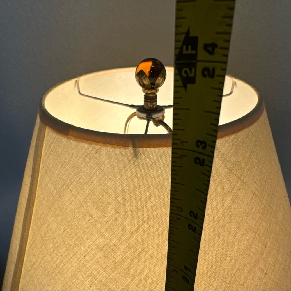 Vintage Brass and Etched Glass Table Lamp 24 inches in perfect working o… - Picture 7 of 8